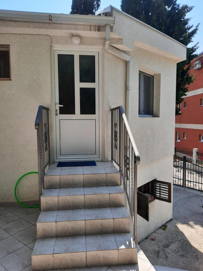Милый Гостевой Апартамент Bar Exterior photo